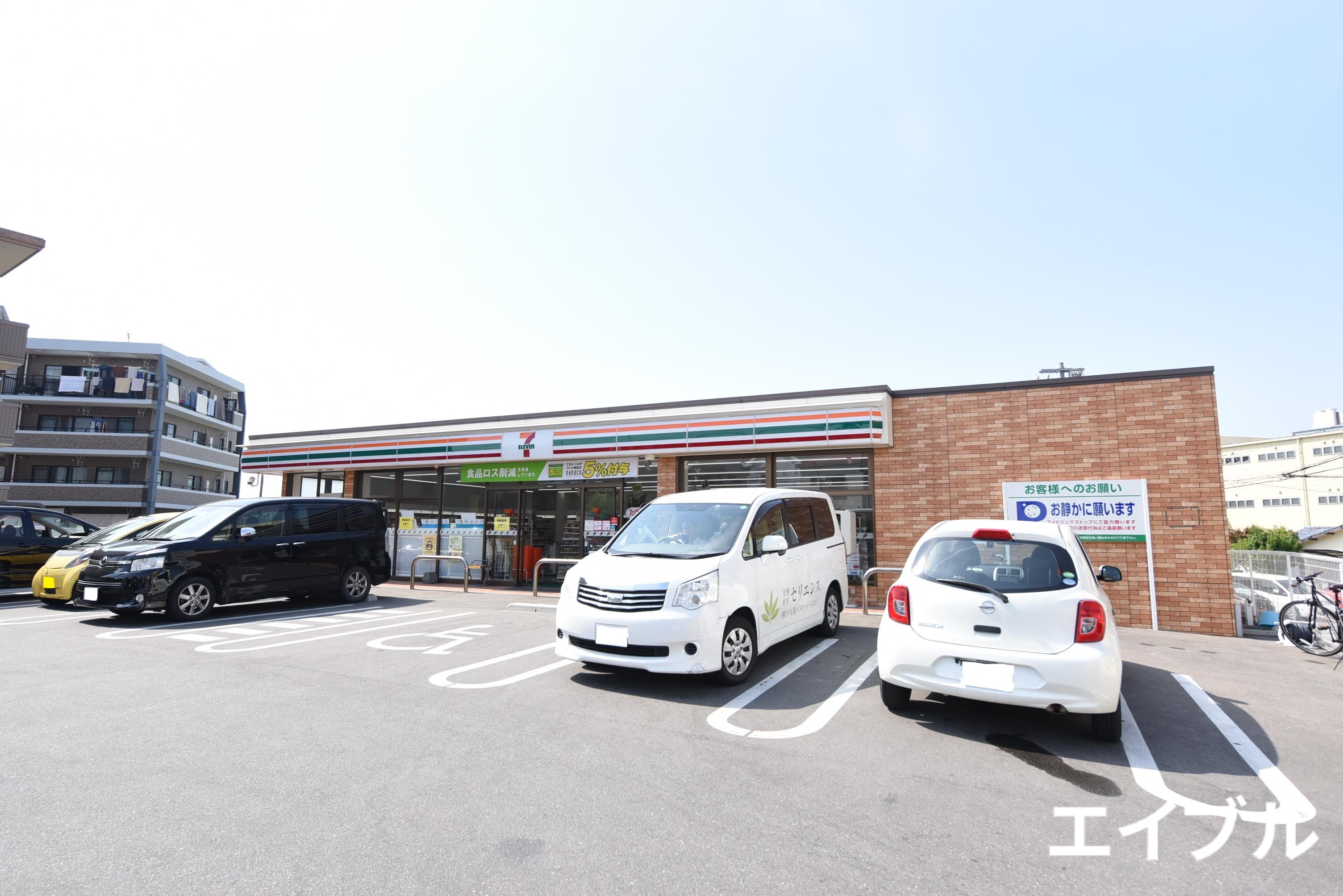 コンビニ　セブンイレブン春日岡本店（コンビニ）まで375m