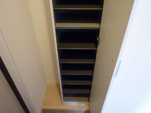 玄関　★天井まであるシューズＢＯＸ★