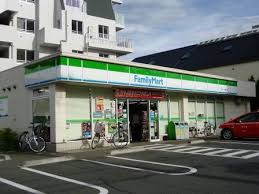コンビニ　ファミリーマート まるいし希望丘店（コンビニ）まで672m
