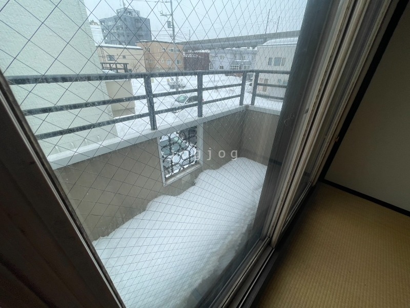 バルコニー　広々としたバルコニーです。