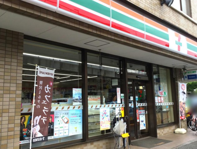 コンビニ　セブンイレブン 横浜新石川店（コンビニ）まで393m