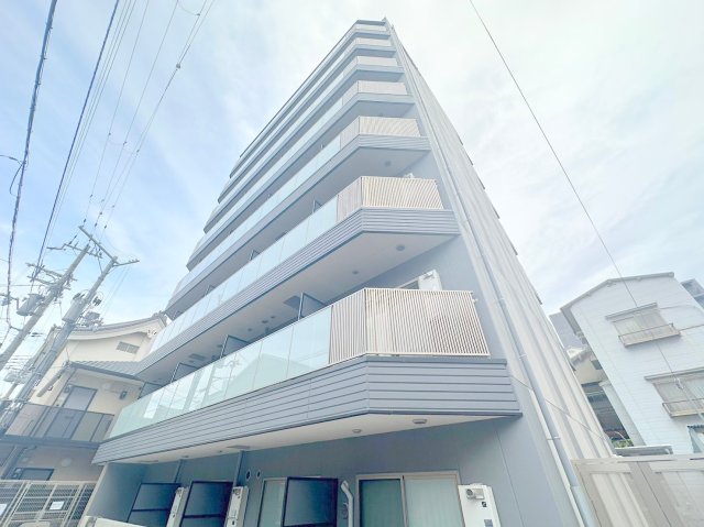 建物外観　オシャレな外観。この周辺では飛びぬけて目立っています。