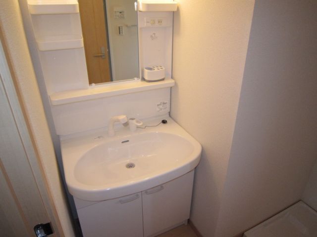 洗面設備　広めの洗面台！
