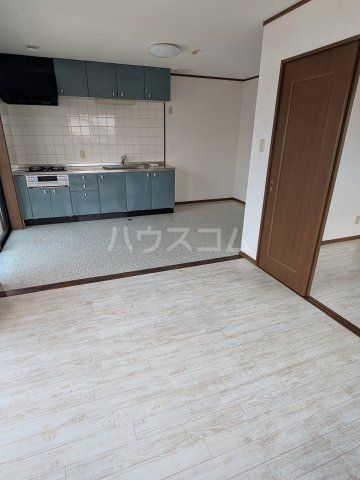 ラサタIIの居間写真