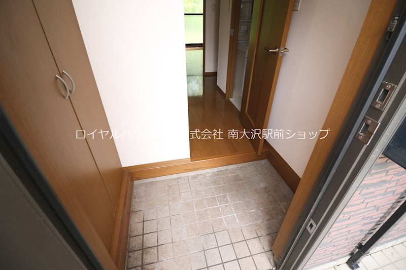 玄関　※参考写真