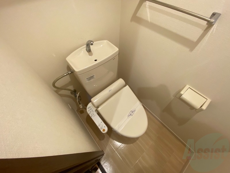 トイレ　ウォシュレット機能がついたトイレ。安心して使用できますね。