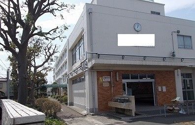 中学校　横浜泉が丘中学校（中学校）まで970m