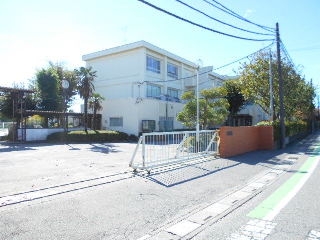 中学校　春日部市立豊春中学校（中学校）まで1241m