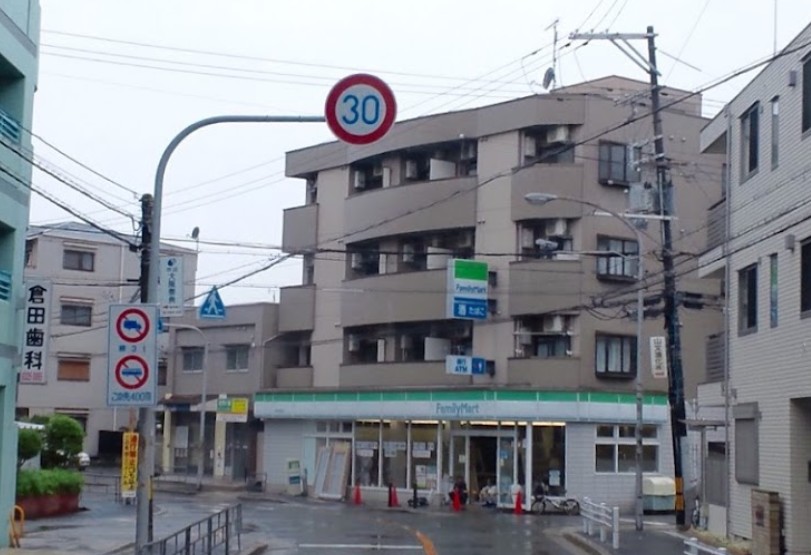 コンビニ　ファミリーマート 小浦下新庄店（コンビニ）まで176m
