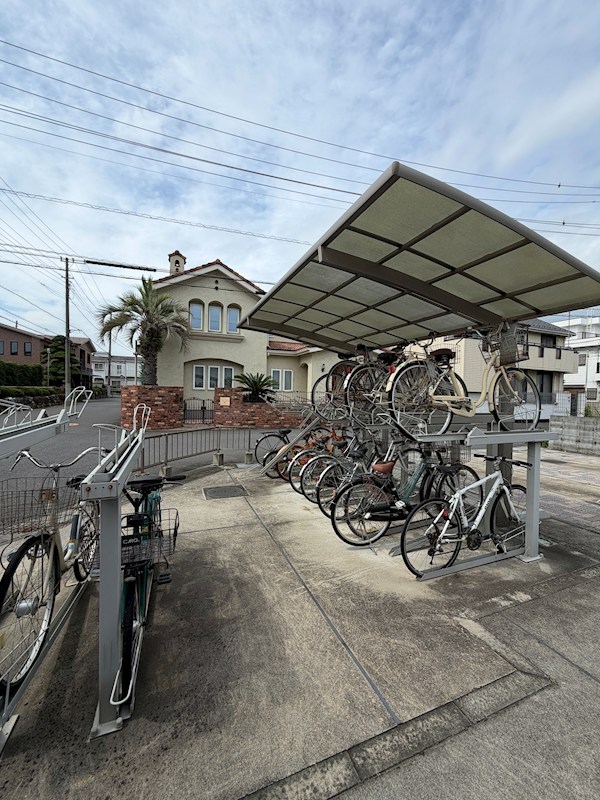 その他共有部分　屋根付き駐輪場