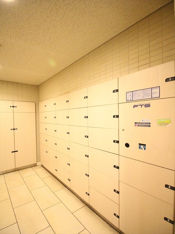 その他共有部分　■24時間利用可能なゴミ捨て場や宅配ボックスで不在時も安心