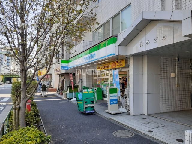 コンビニ　ファミリーマート曙橋店（コンビニ）まで296m