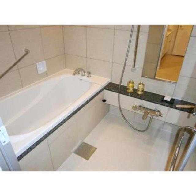 バス・シャワールーム　※写真は同タイプ住戸です。