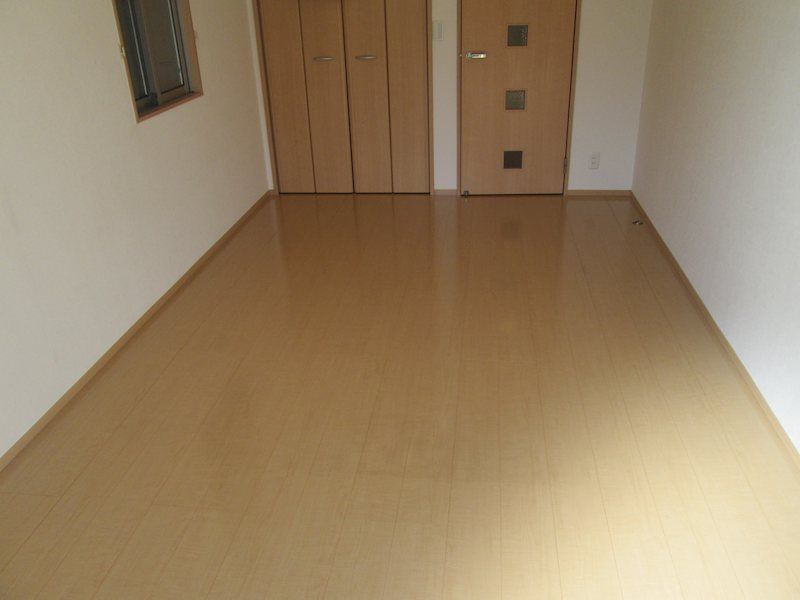 その他部屋・スペース　開放的な寝室です
