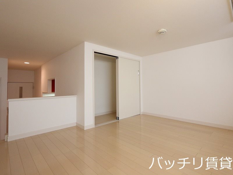 収納　別号室タイプの為、現状を優先いたします