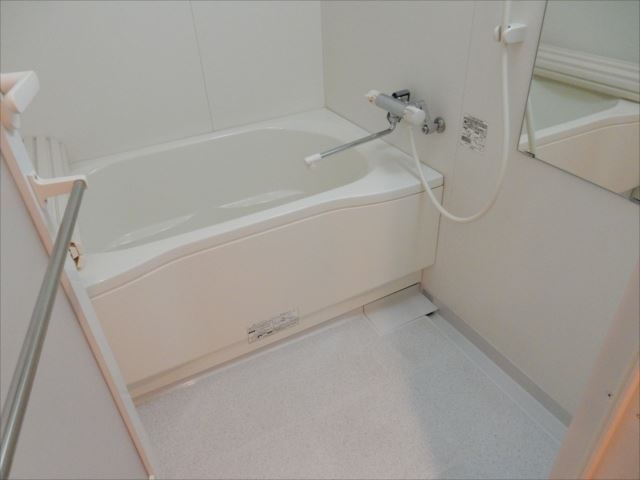 バス・シャワールーム　※別部屋の参考写真です。