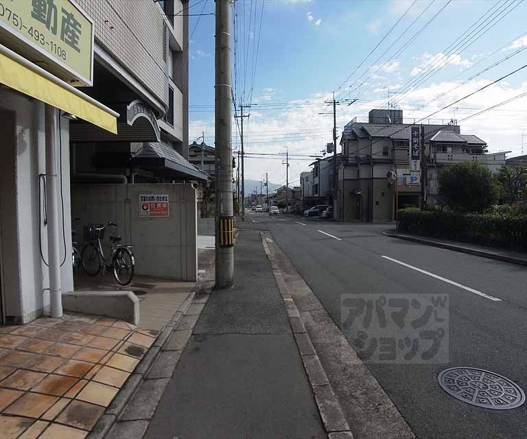 その他　前面道路です。