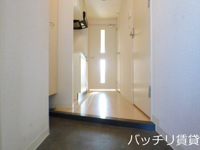 玄関　同型タイプの為現状優先