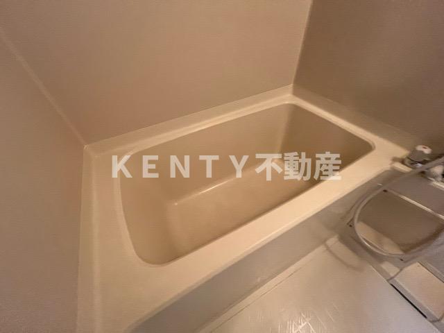 バス・シャワールーム　コンパクトで使いやすいお風呂です