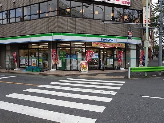 コンビニ　ファミリーマート 境南町二丁目店（コンビニ）まで591m