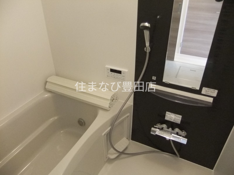 バス・シャワールーム　同型別部屋写真