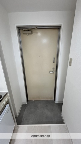 ＪＲ中央線 吉祥寺駅 徒歩4分 3階建 築36年の玄関写真