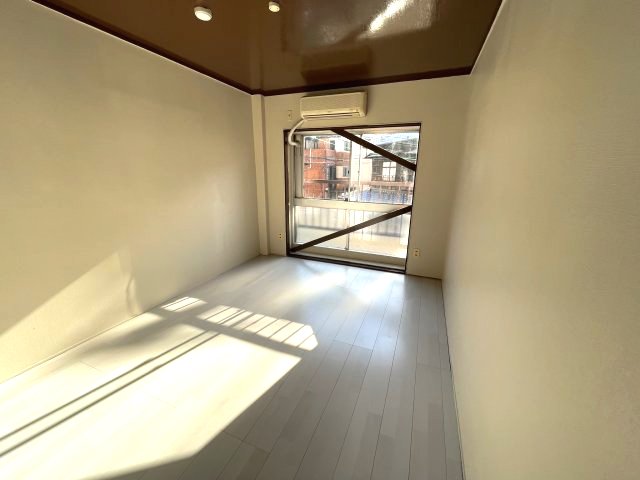 居室・リビング　(参考)同マンション同間取り他部屋の写真