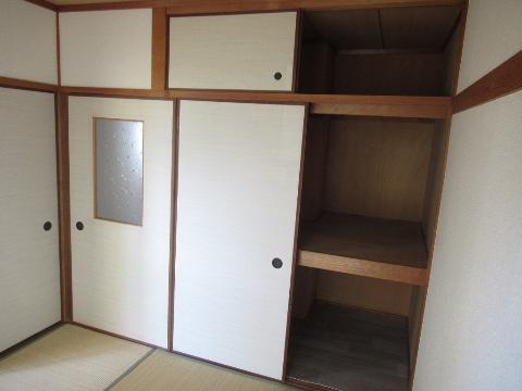 収納　押入