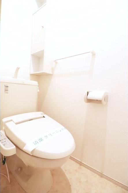 トイレ　落ち着いた色調のトイレです♪