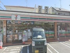 コンビニ　セブンイレブン 大田区西蒲田3丁目店（コンビニ）まで183m