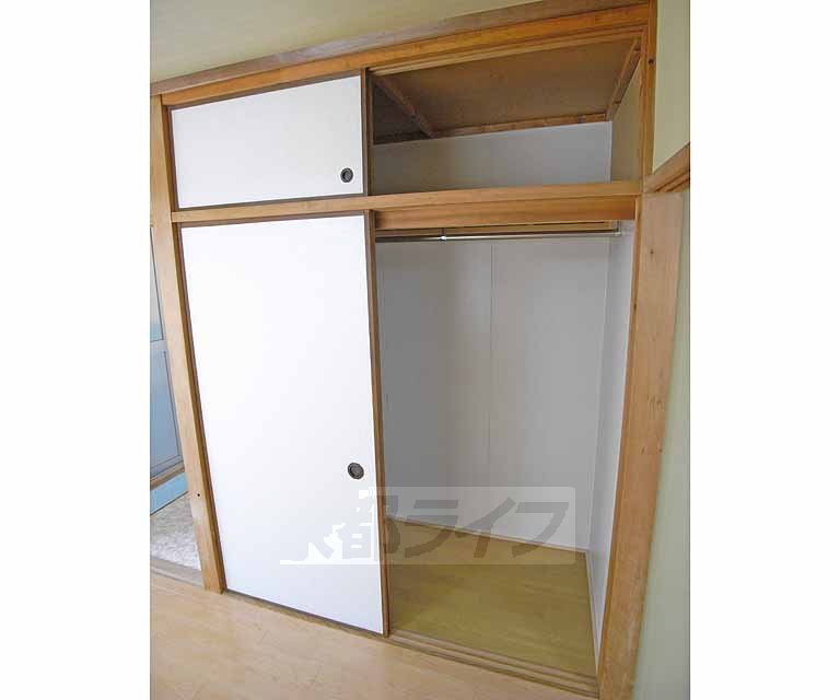 収納　たくさん荷物が置けますよ。