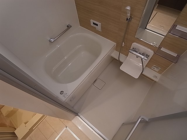 バス・シャワールーム　追い焚き機能付き