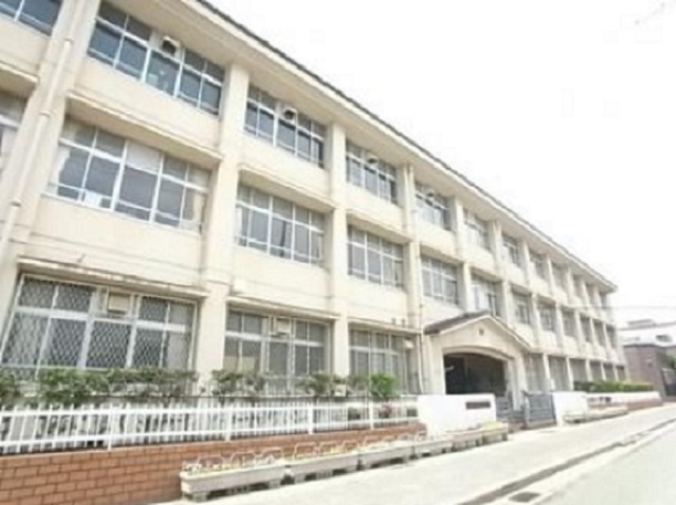 中学校　神戸市立兵庫中学校（中学校）まで428m