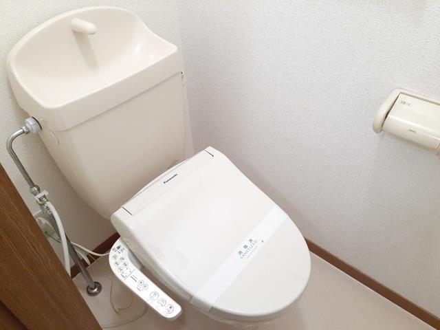 トイレ　温水洗浄便座