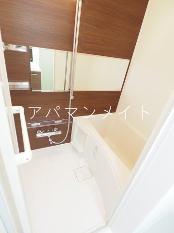 バス・シャワールーム　落ち着いた空間のお風呂です