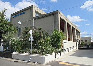 中学校　西ノ岡中学校（中学校）まで875m