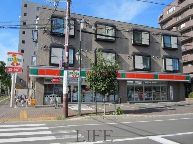 コンビニ　サンクス北海学園前店（コンビニ）まで100m