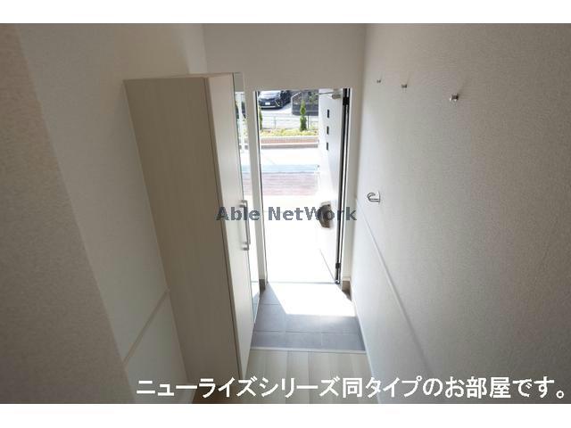 玄関　同タイプ部屋参照