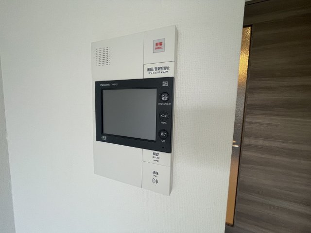 セキュリティ　モデル写真