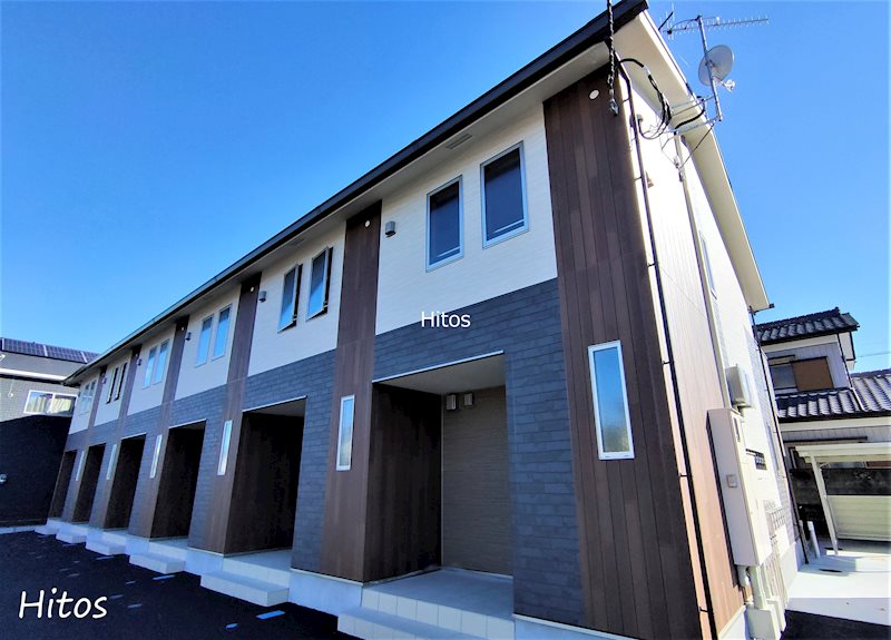 建物外観　1・2階併用メゾネットタイプの物件です。