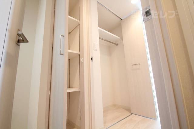 収納　※７０７号室室内参照　階数によって色が異なります