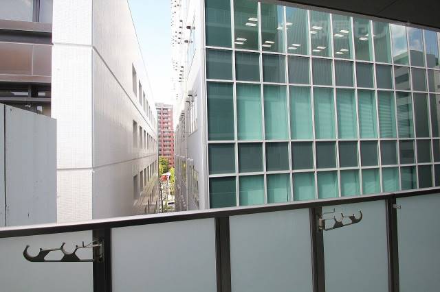 バルコニー　※７０７号室室内参照　階数によって色が異なります