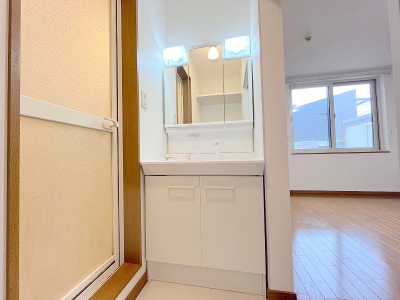 洗面設備　シャンプードレッサーで便利です♪