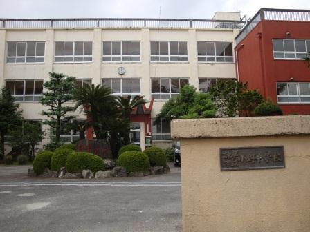中学校　諫早市立小野中学校（中学校）まで862m