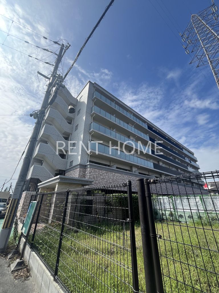 建物外観　RC造の6階建てマンションタイプ