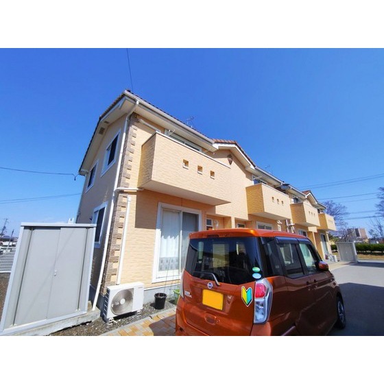 建物外観　戸建て感覚で住める２ＬＤＫメゾネット