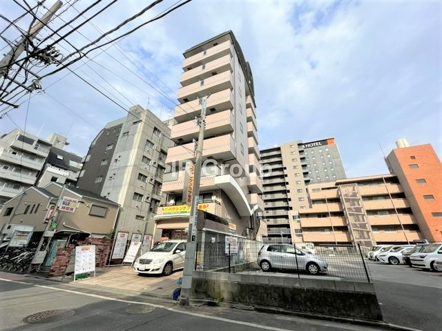 建物外観　イトーヨーカドー綾瀬店の真裏になりお買物も便利です