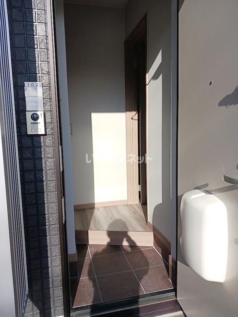 Lennon大町の玄関写真