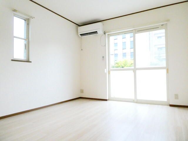 アーバン・ド・ジュネス錦町の居間写真