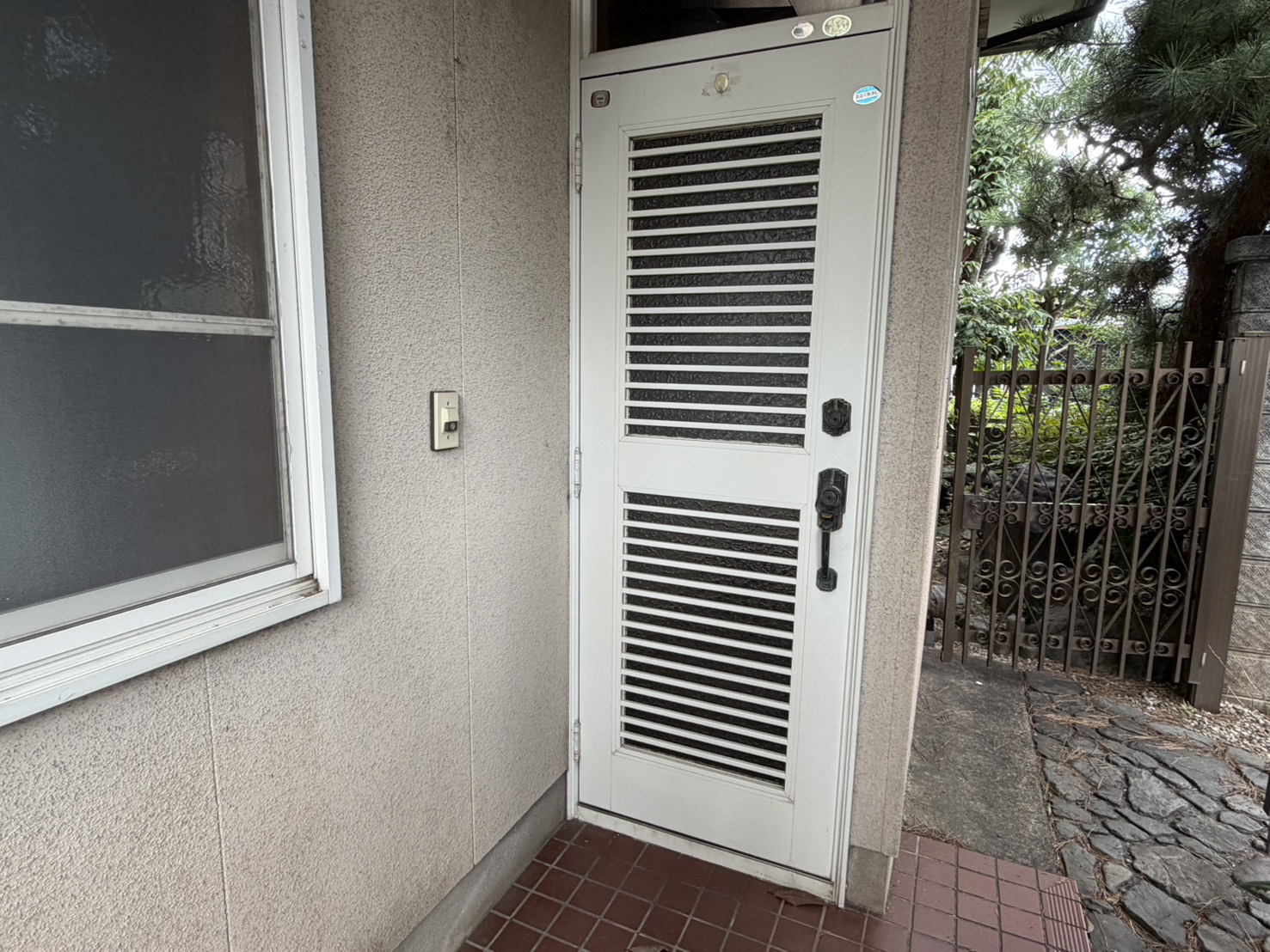 行永東町貸家の玄関写真